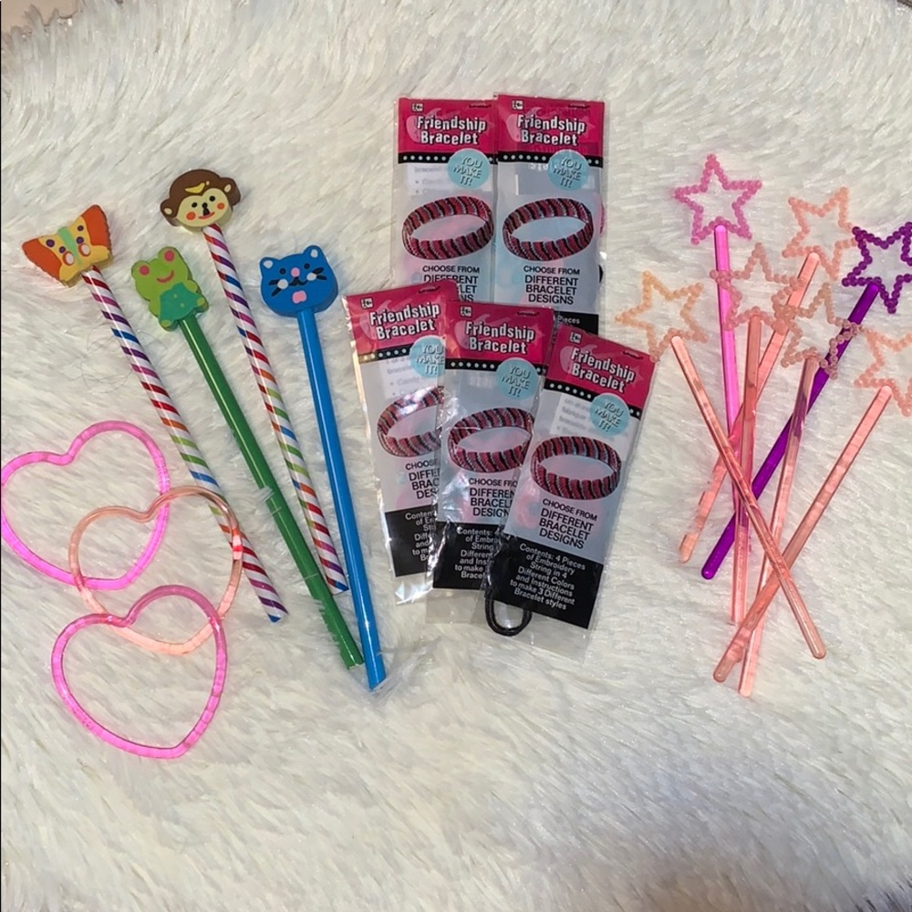 🔴 Party favors!